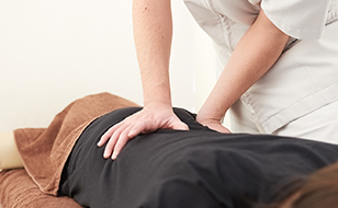 骨盤調整（カイロプラティック）